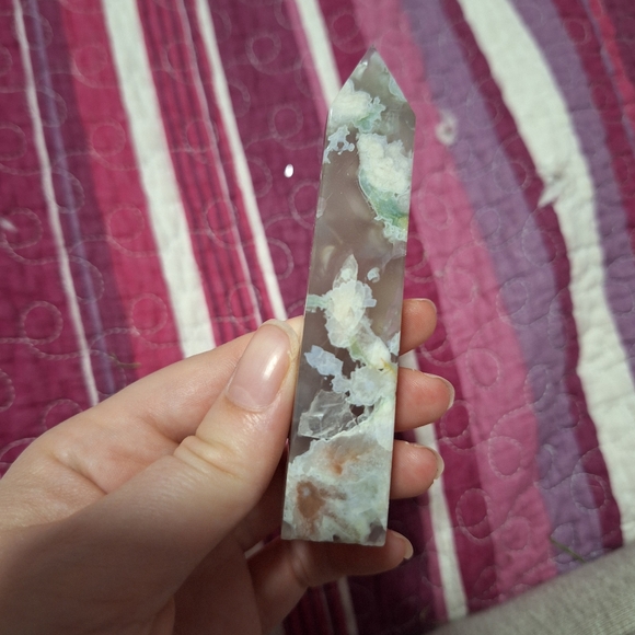 Flower Agate Tower - Picture 4 of 4